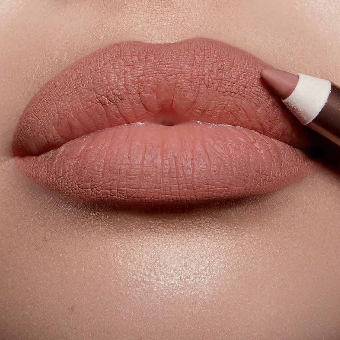 CHARLOTTE TILBURY - Lip Cheat Lip Liner