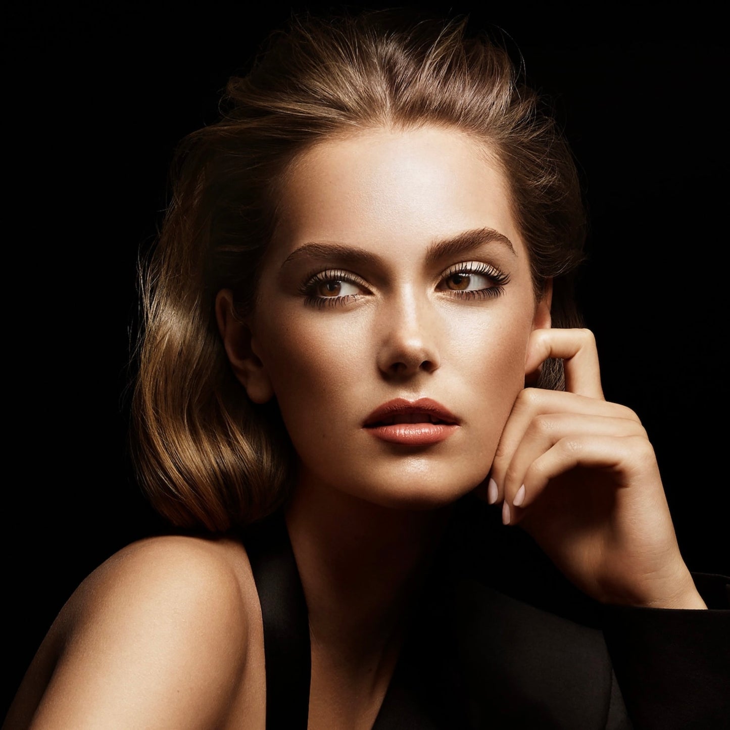 HOURGLASS - Ambient® Lighting Finishing Powder